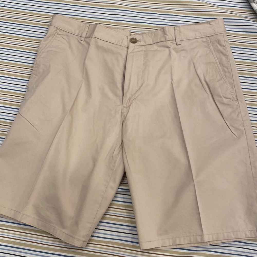 H and M shorts beige rarely used in very good condition